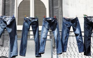 How to quickly dry jeans after washing: at home and outdoors