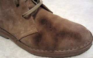 How to remove greasy stains from suede shoes, bags, and other items