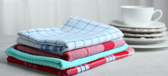 How to clean kitchen towels: odor and greasy stains