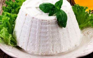 Why ricotta is useful: cheese composition, calorie content, harm