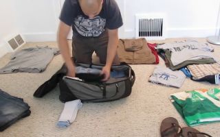 How to fold a jacket: in a suitcase and a backpack, how to fold on the road