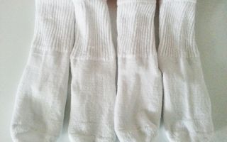 How to wash white socks at home