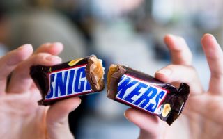 Snickers (Snickers): the composition of the bar, the benefits and harms of chocolate